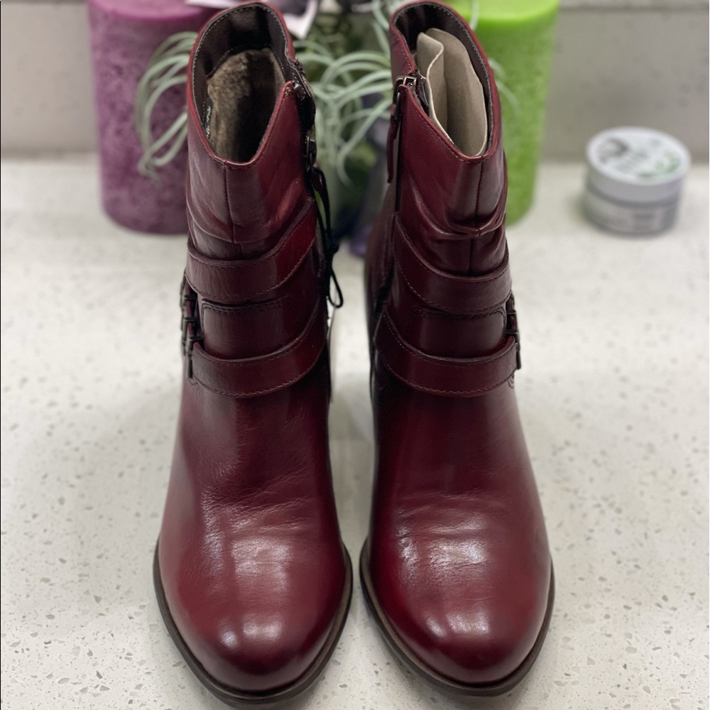 Tamaris Anti Shock boot.  Scarlet Red.   Size US 7.5 / EU 38.  Brand new